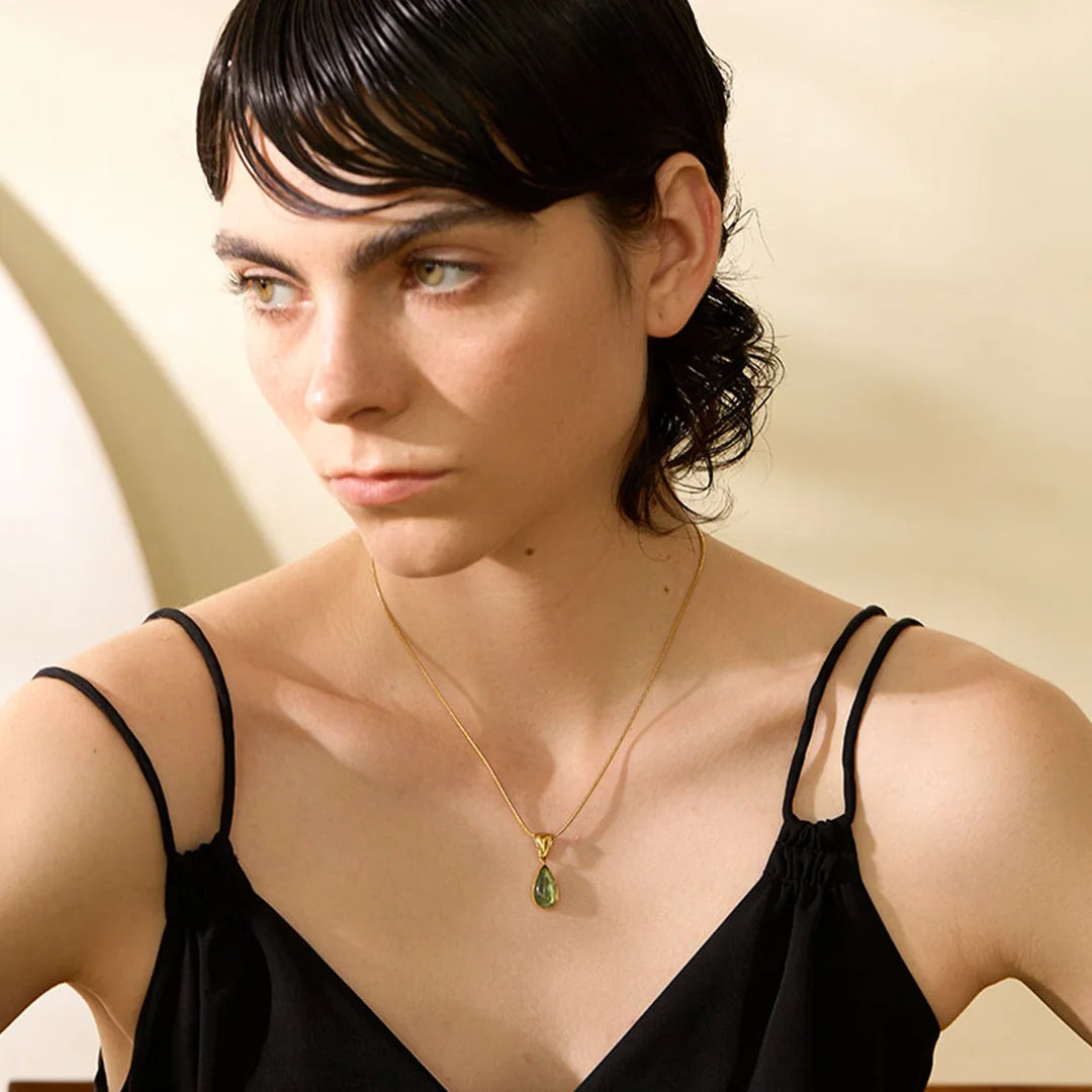 Colar com Pingente Gota do Oceano