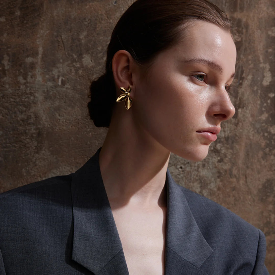 Brinco Feminino Stud Folhas