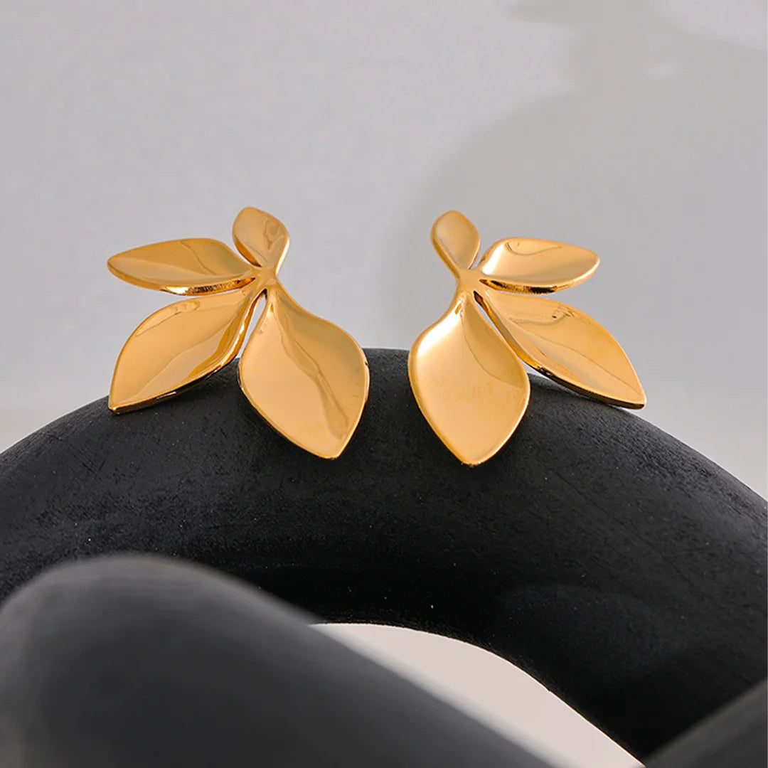 Brinco Feminino Stud Folhas