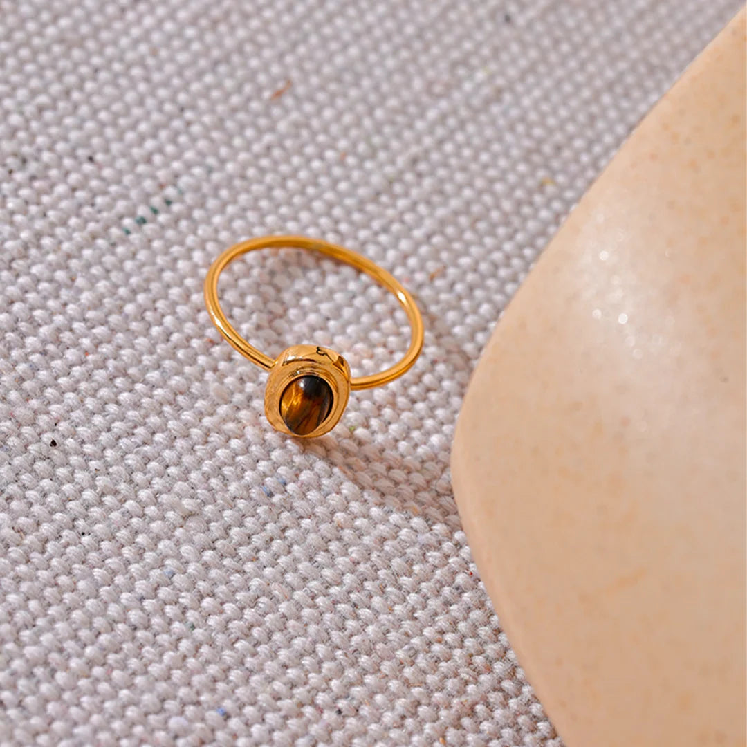 Anel Feminino Fino com Pedra Oval