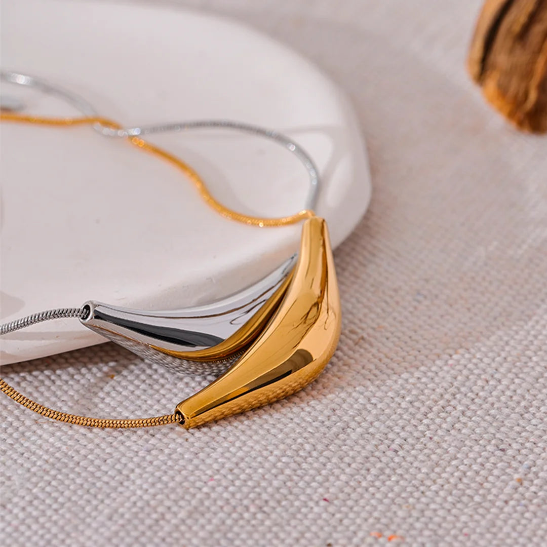 Colar Feminino com Pingente Clavícula