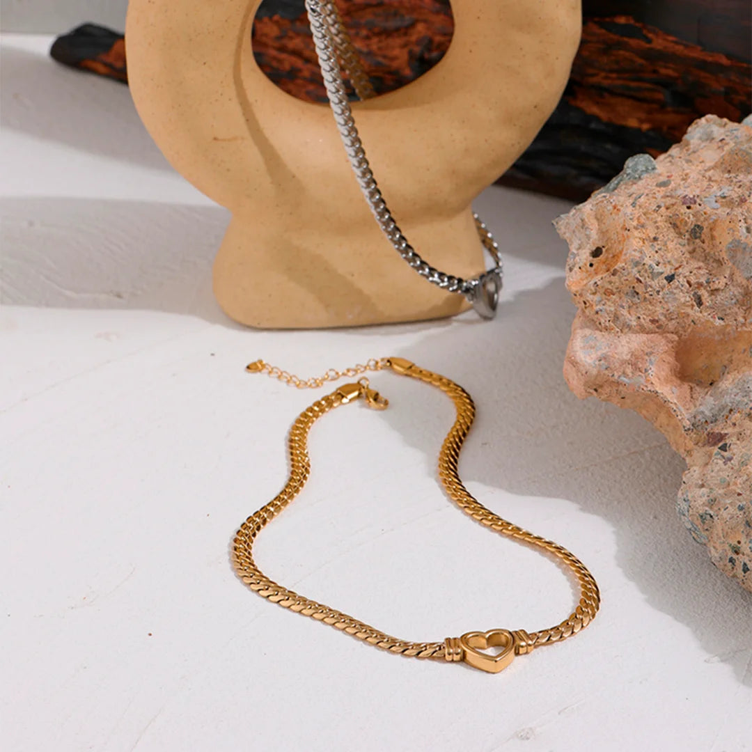 Colar Feminino de Coração Vazado