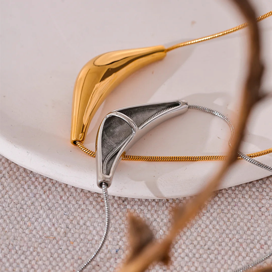 Colar Feminino com Pingente Clavícula