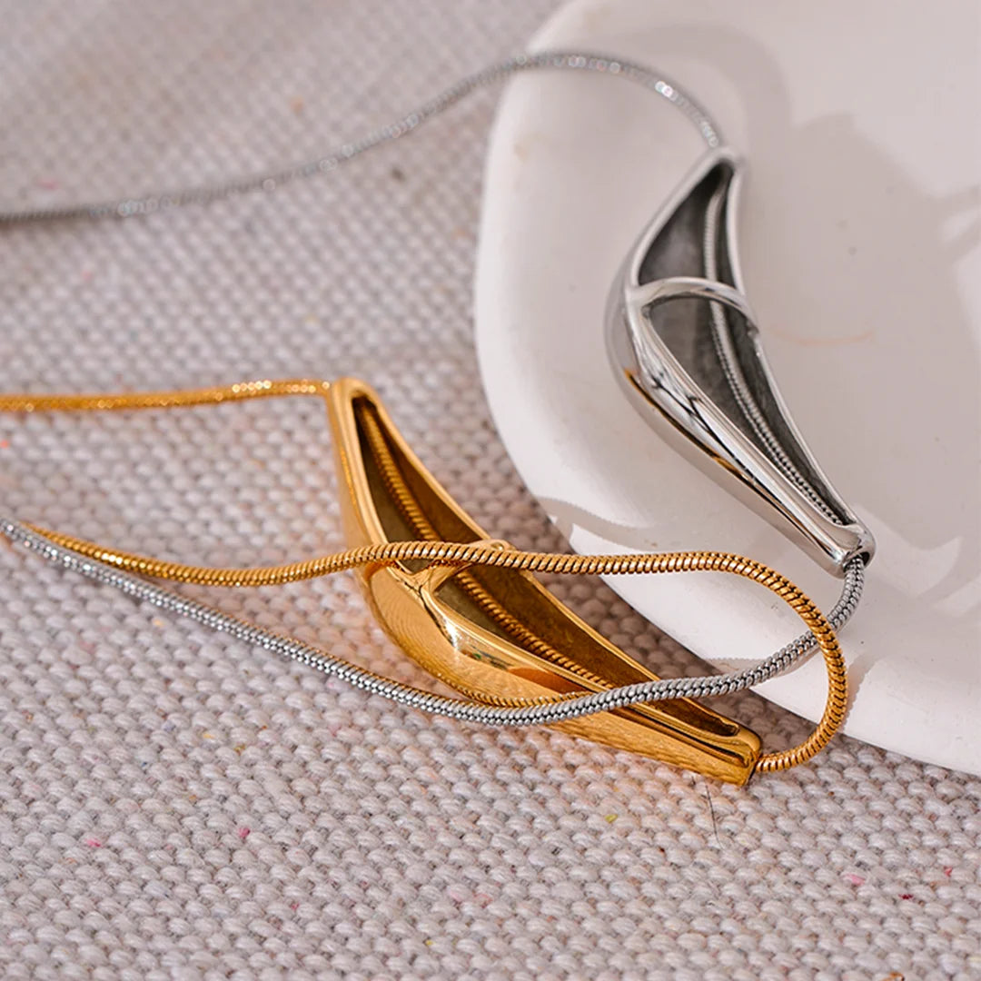 Colar Feminino com Pingente Clavícula