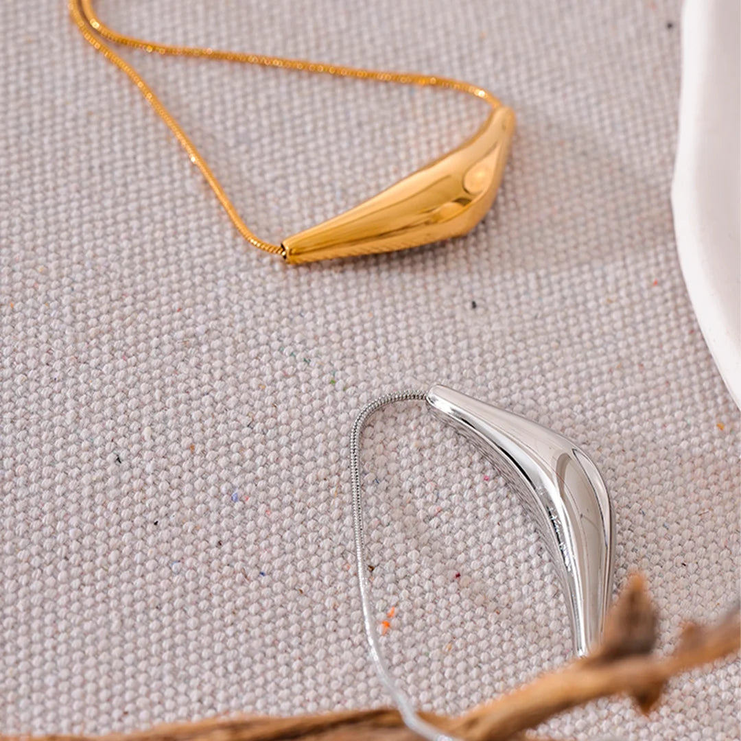 Colar Feminino com Pingente Clavícula