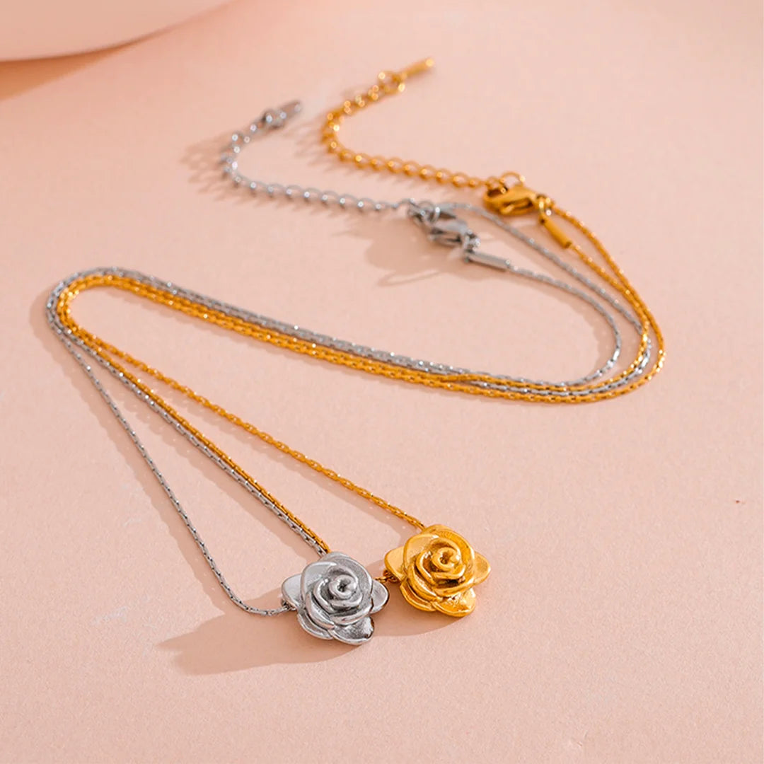 Colar Feminino com Pingente de Flor