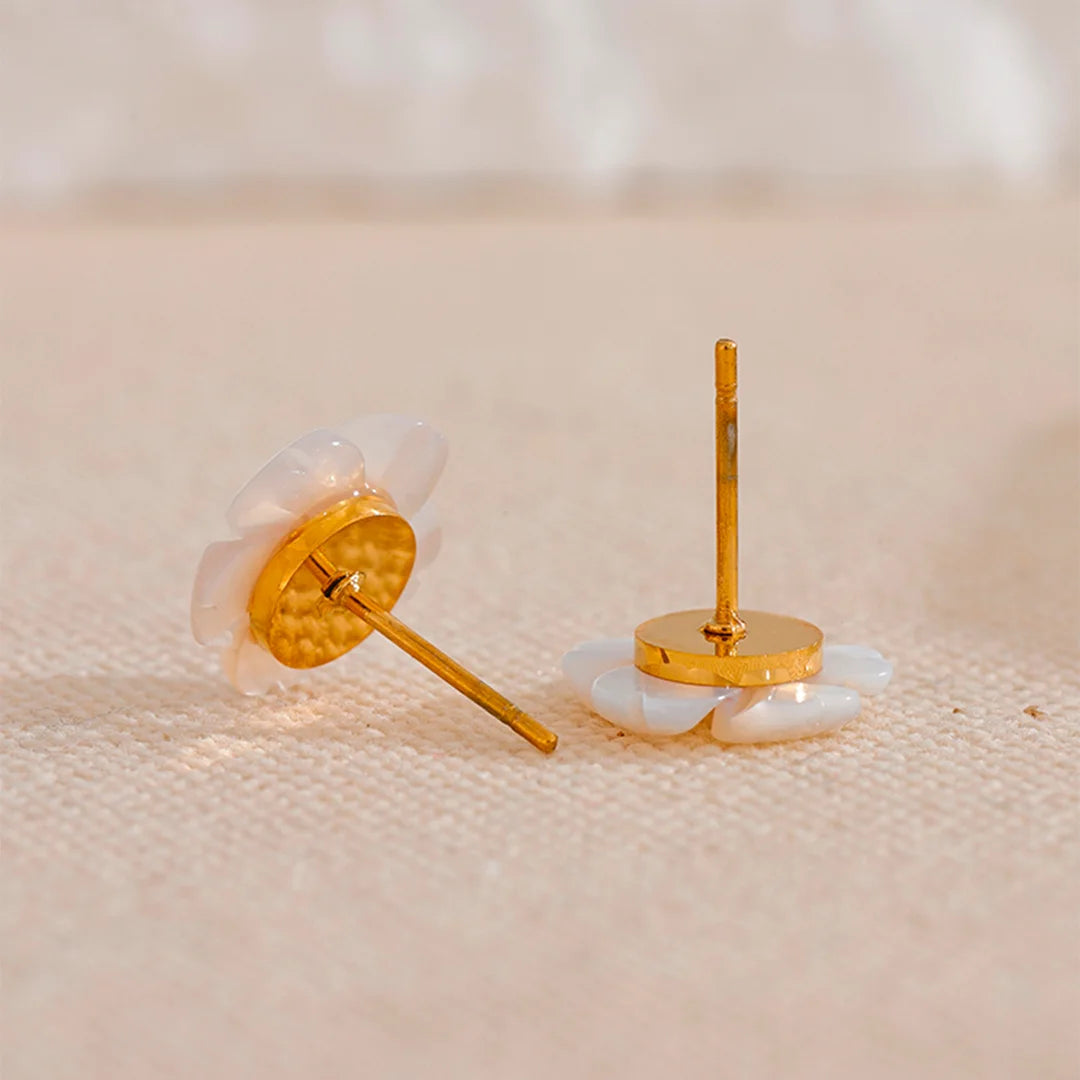 Brinco Feminino Stud Flor Natural de Shell