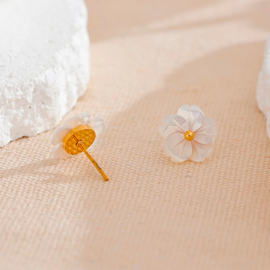 Brinco Feminino Stud Flor Natural de Shell